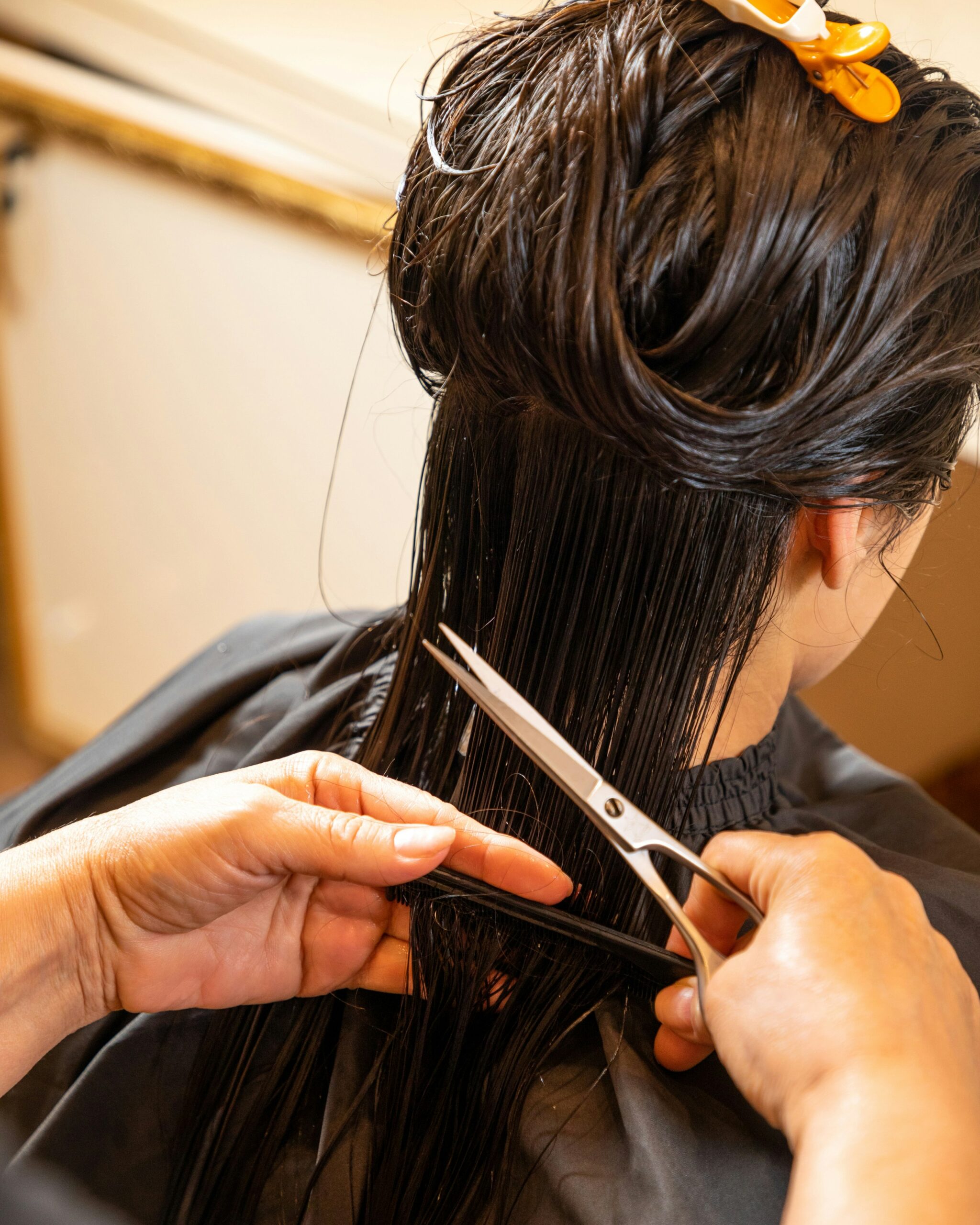 Haare werden geschnitten